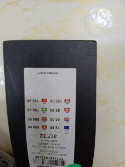 Оригенальные мужские джинсы