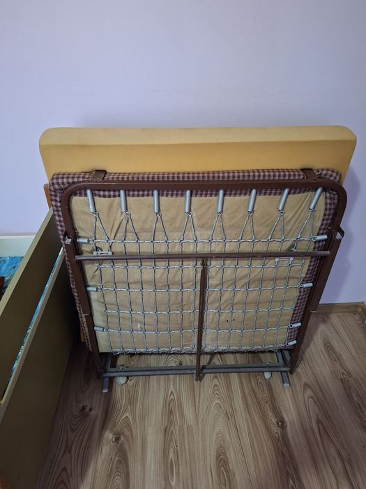 Сгъваемо легло с допълнително към него дунапренов матрак