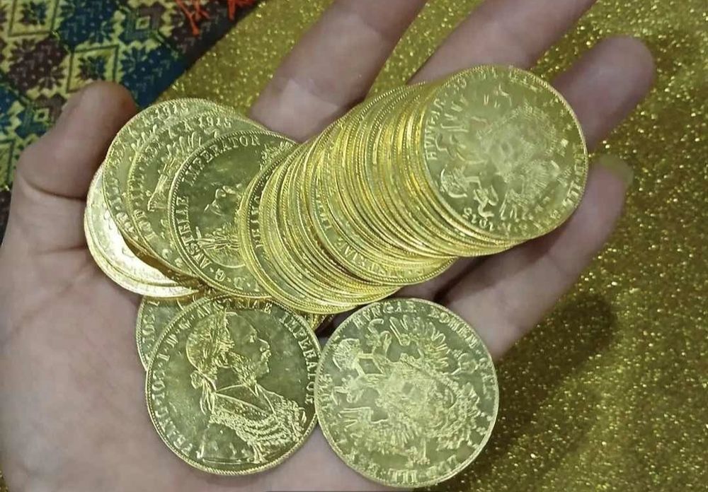 Vând monede placate cu aur de 24k Frank Iosif 4 ducat 1915 1/1 cu cele