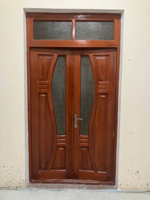 Идеал холатдаги тоза егоч эшиклар сотилади