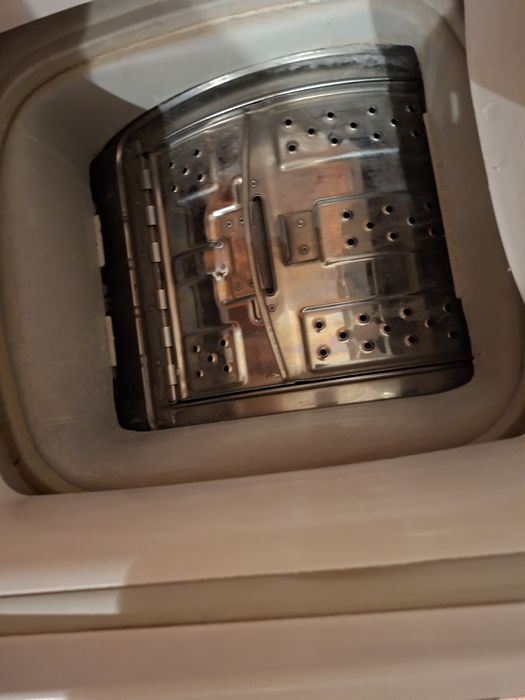 Whirlpool cu incarcare verticala