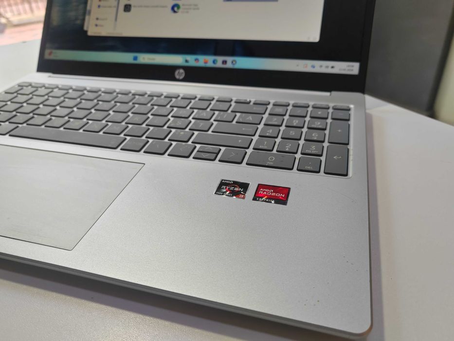 Hp 15 Amd Ryzen 3 7320u 8gb ram 512gb SSD Magazin CashGen