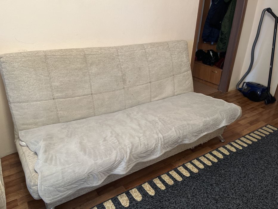 Продам диван в нормальном состоянии