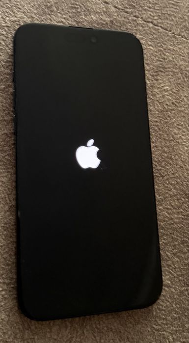 iPhone 15 Pro Max в отличном состоянии