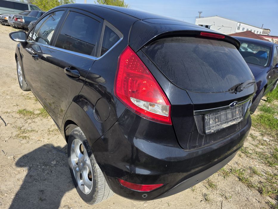 Dezmembrez Ford Fiesta 1.3i snjb 1.4 tdci 1.5tdci Piese
