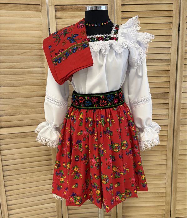 Costum de Maramureș pentru femei