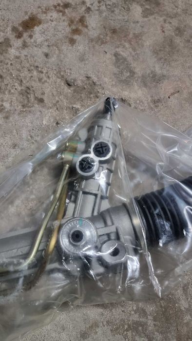 Продавам Чисто Нова Рейка за BMW E39