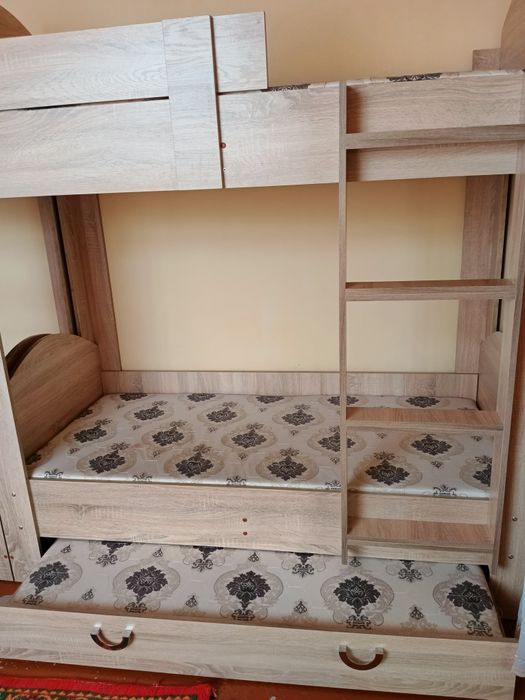 Dediski devan yangi hali kelishilgan narxlarda 3 ta bor.