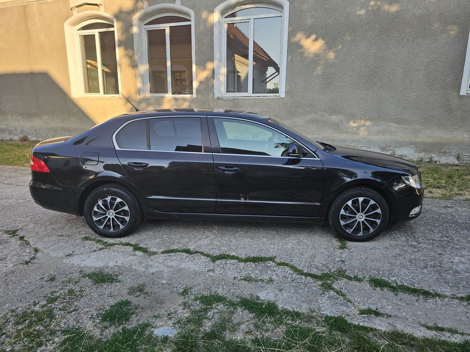 SKODA Superb 2011 — imagine 4