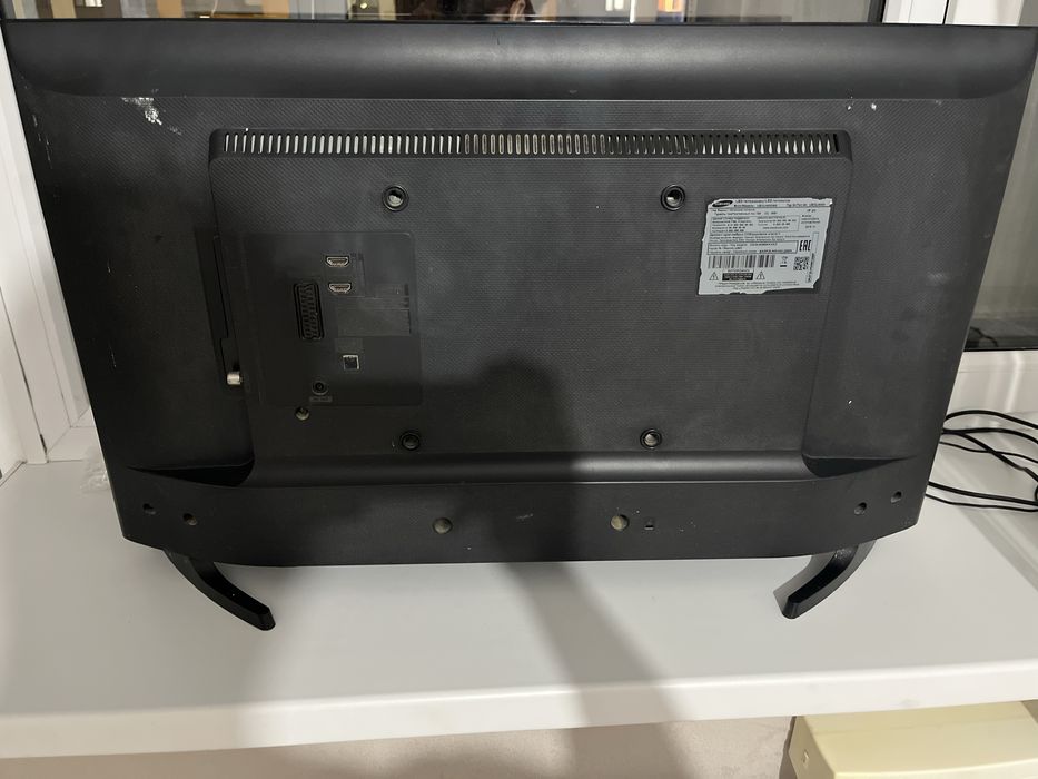LED Телевизор Samsung UE32J4000AK