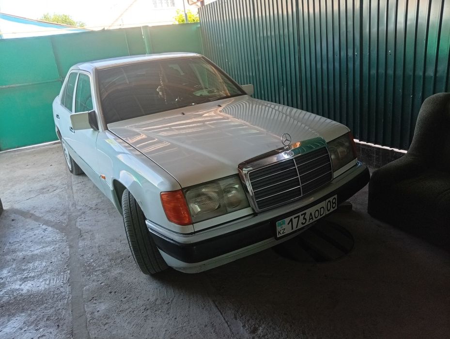 Мерседес 124, 1992 года