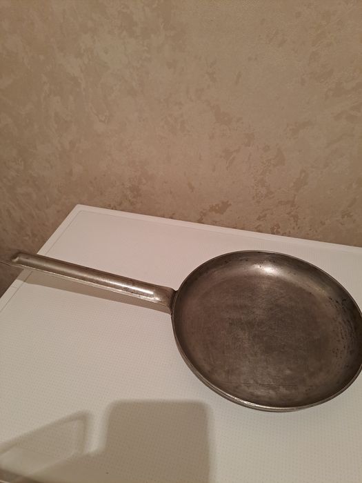 Сковорода с ручкой