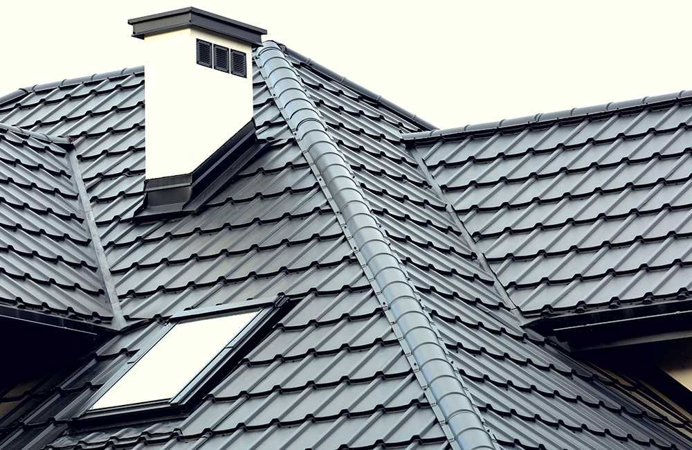 Montaj Acoperisuri / Reparatii acoperisuri / Dulgherie / Mansardari / Montaj Tigla Metalica / Montaj tigla ceramica / Sisteme Pluviale.