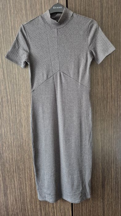 Дамски рокли  RESERVED