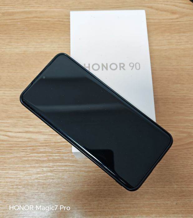 Telefon Honor 90