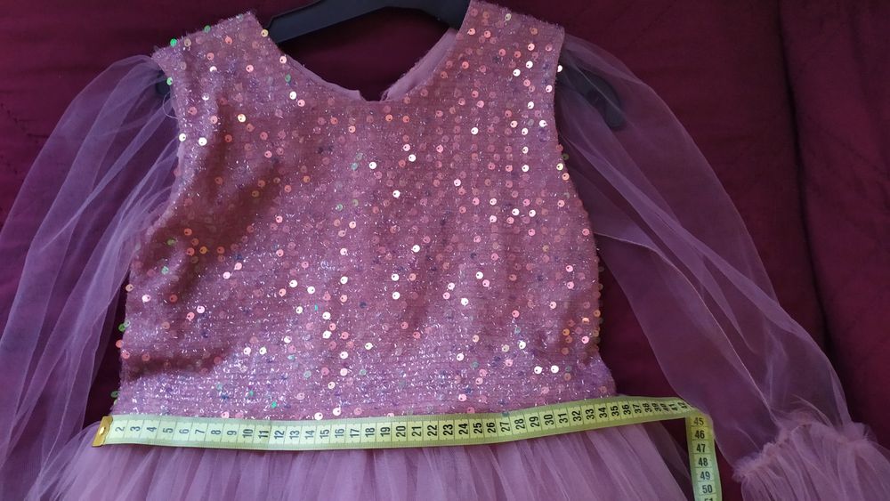 Детска рокля с пайети