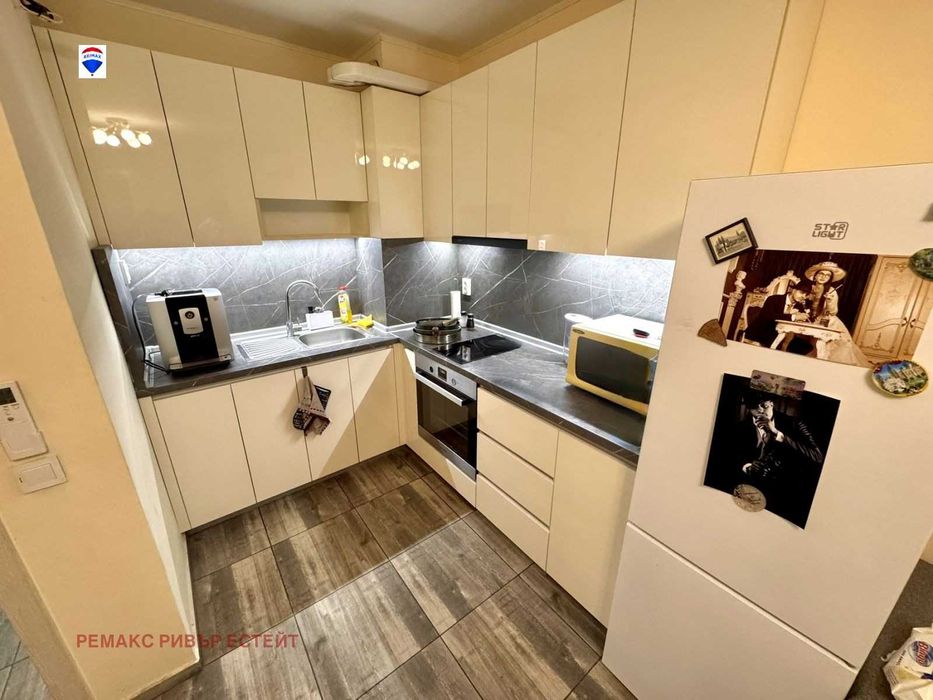 Двустаен апартамент в кв. Родина 1