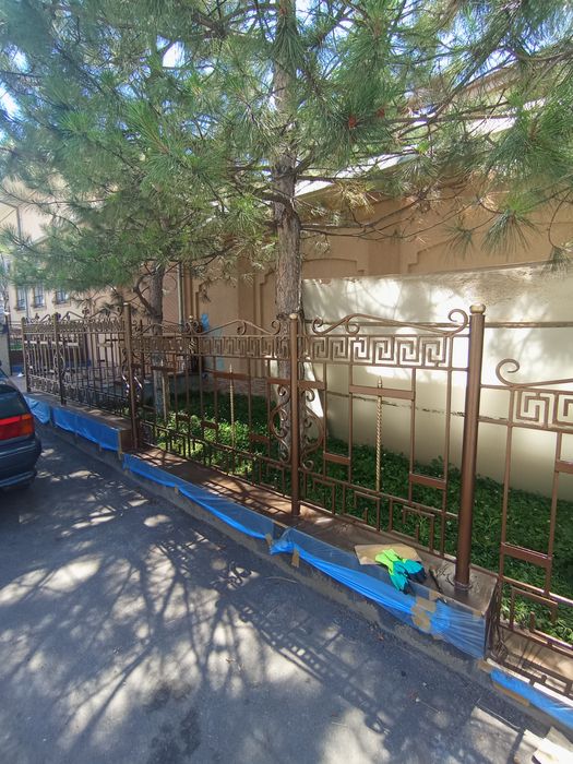 Покраска перил ремонт ворот