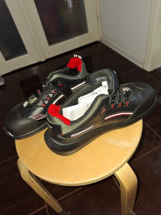 Vând Bocanci de lucru U-Power