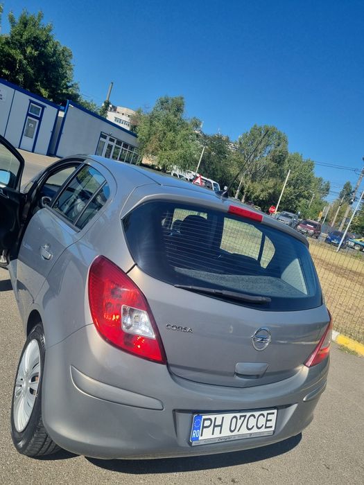 Opel corsa ,an de fabricație 2014 benzina  motor 1.2 culoarea gri,
