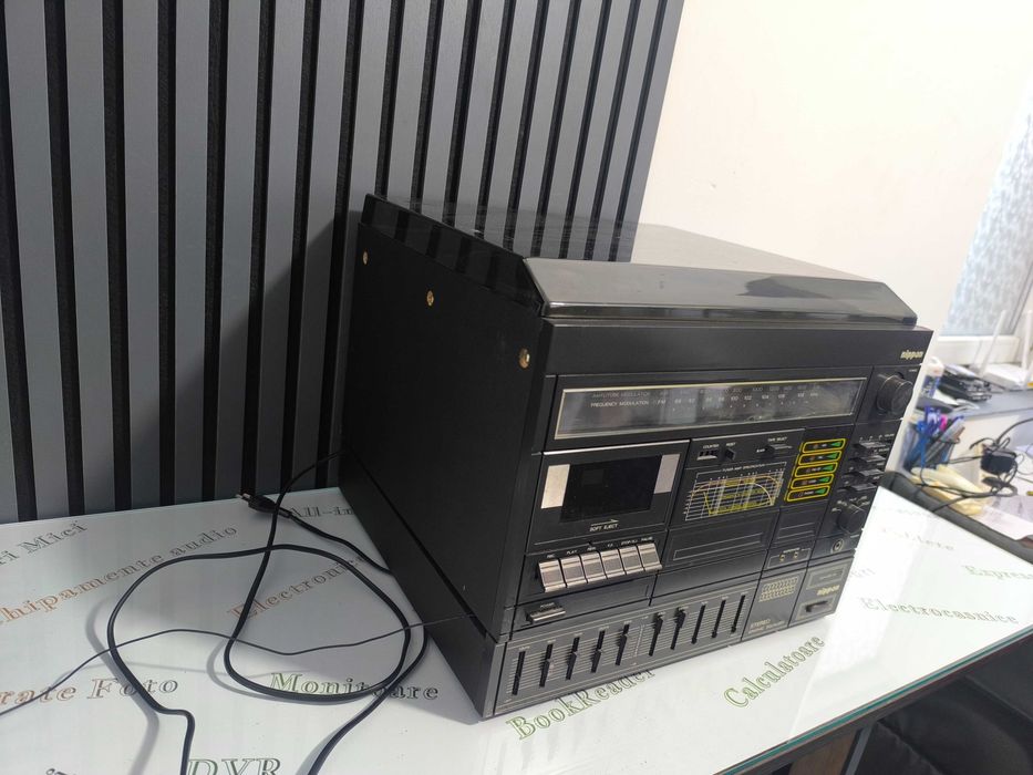 Sistem Audio Hi-Fi Nippon cu Radio AM/FM, Casetofon, Pick-up