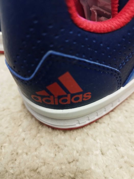 Маратонки Адидас, ном.33, 49 лв.с ластик и лепенка