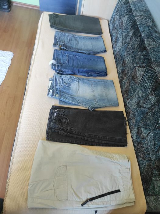 Pantaloni tip blugi, modele diferite, marimi si culori diferite
Modele