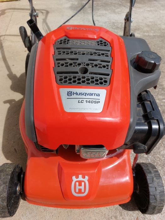Бензинова самоходна косачка Huskvarna LC140SPа