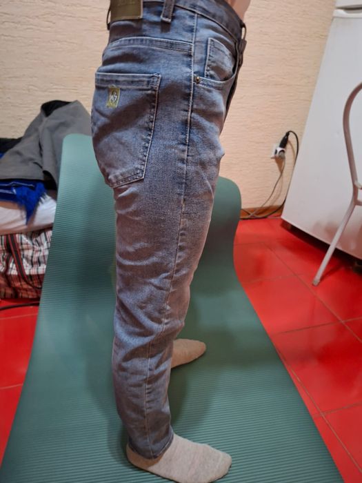 Продаю Джинсы очеень модные