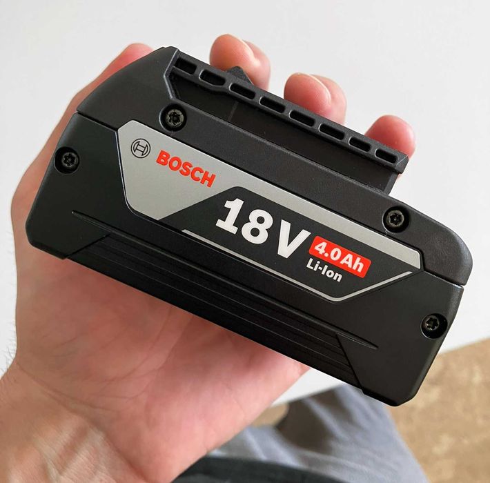 бормашина BOSCH PROFESSIONAL GSB 18V-50 - батерия, зарядно, гаранция