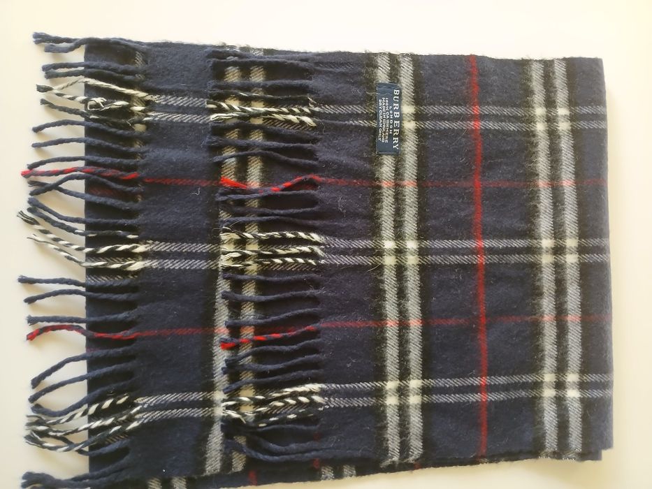 Кашмирени шалове Burberry