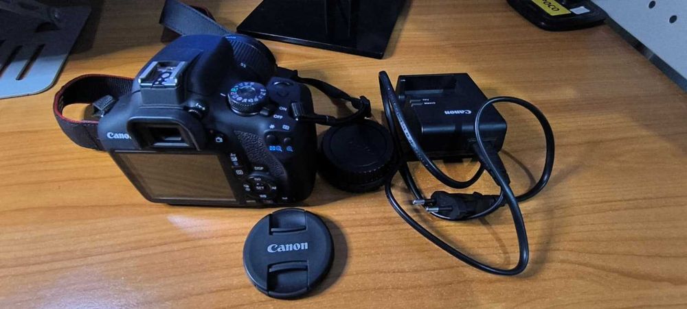 Aparat foto DSLR Canon EOS 2000D,24.1 MP, Negru + Obiectiv EF-S 18-55mm