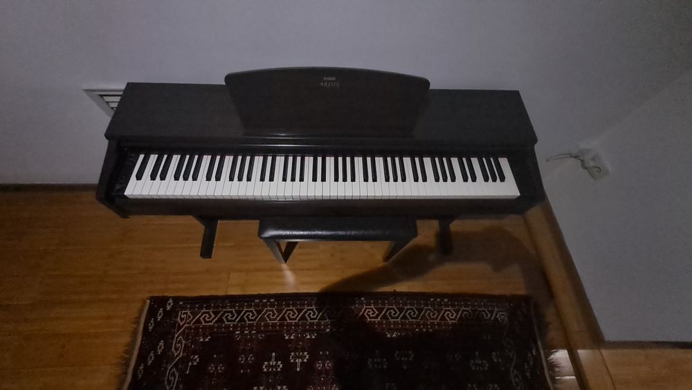 Цифровое пианино YAMAHA ARIUS