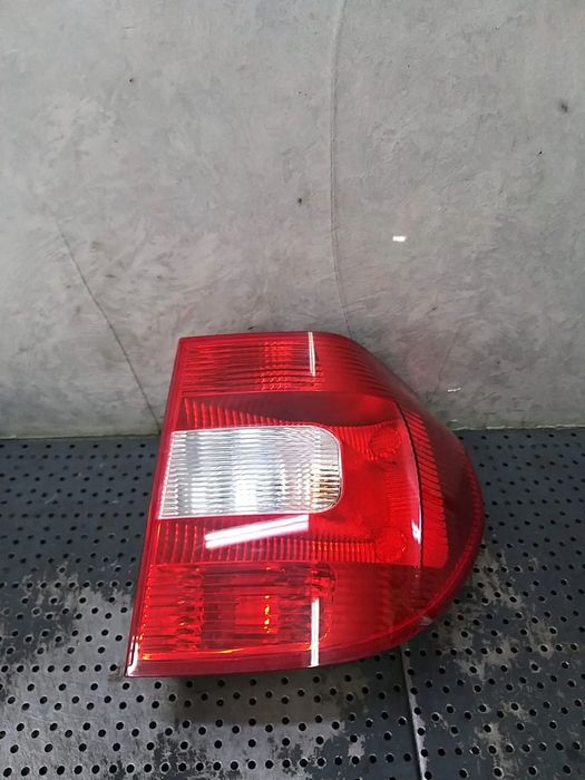 Stop tripla lampa dreapta skoda yeti 5l 5l0945096 5l0945112