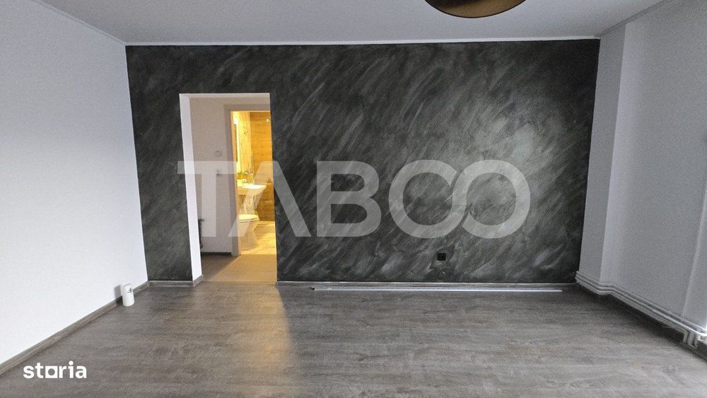 Apartament 2 camere la parter pretabil spatiu comercial de vanzare