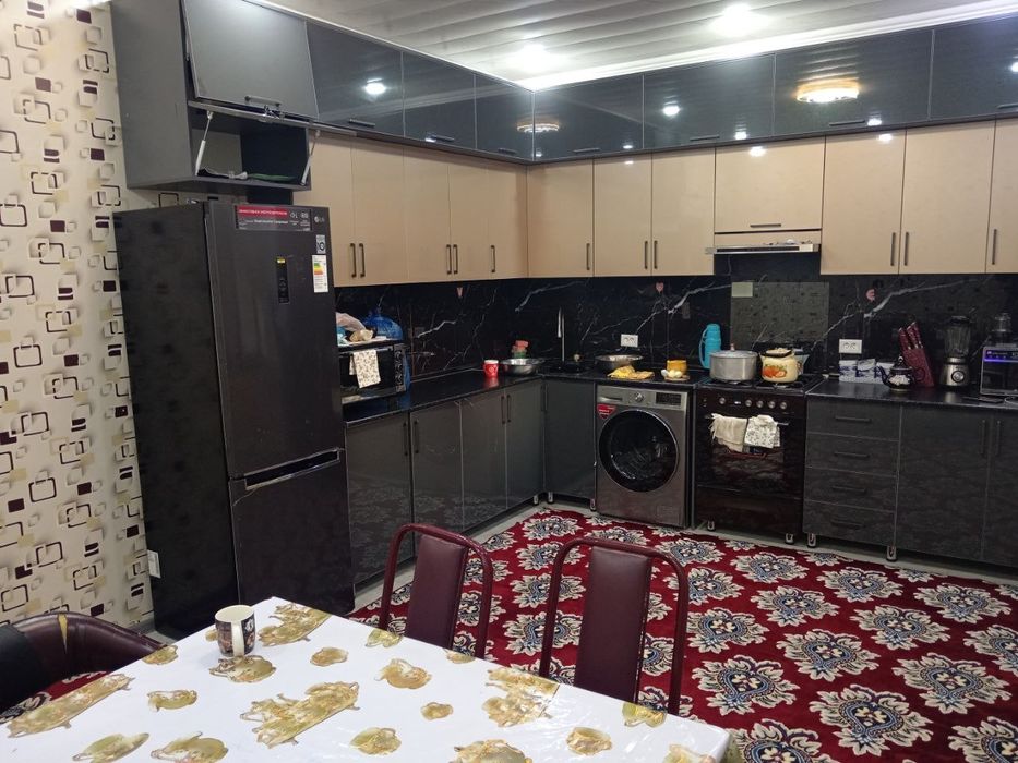 Farxod savxozda hovli sotiladi