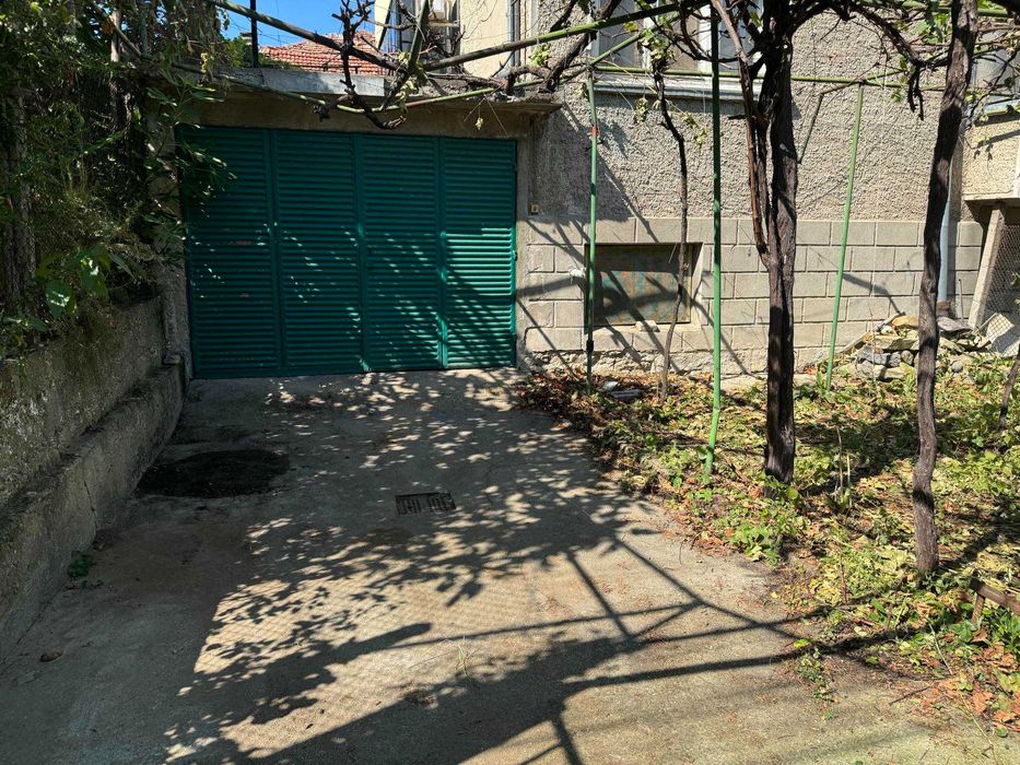 Продава се Етаж от къща в Велико Търново, Акация - 118 кв.м за 611 €/кв.м - Снимка #1