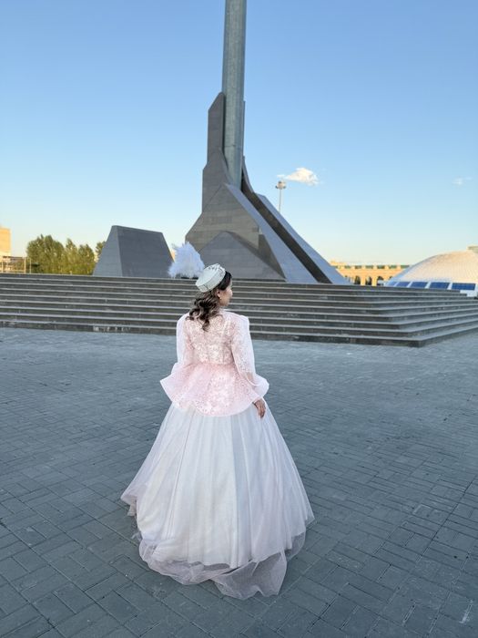 Свадебное платье в аренду, очень красивое