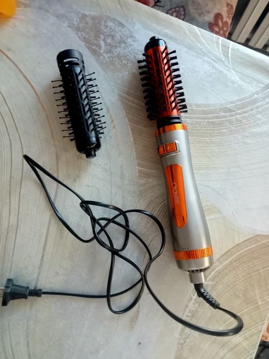 Фен-щетка новый совсем