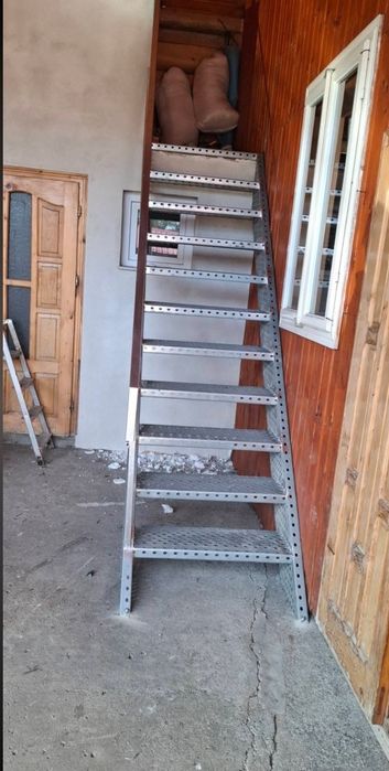 Scări metalice galvanizate