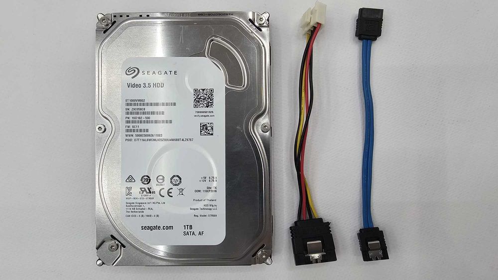 Hard Disk 1TB Supraveghere video + cabluri conectare DVR