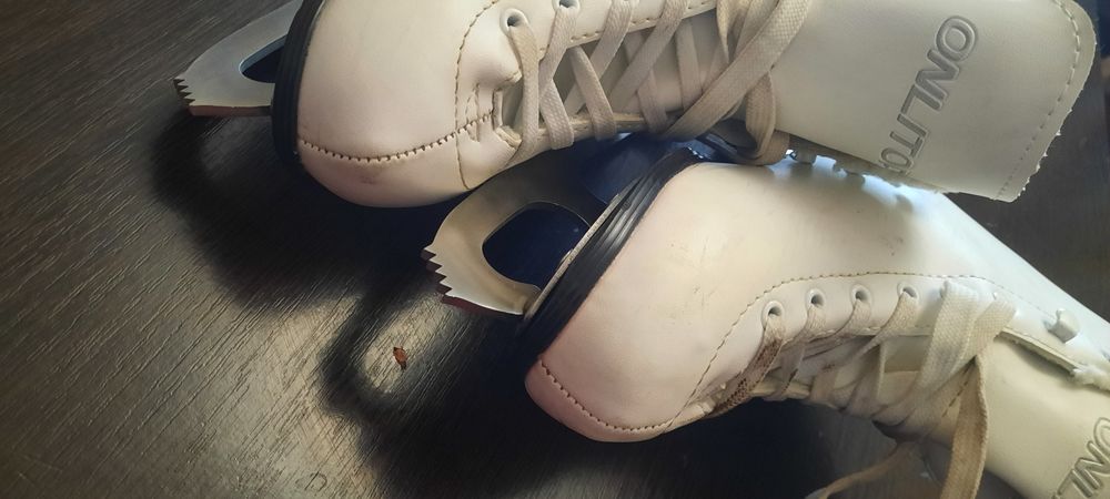 Коньки фигурные белые 35 размер