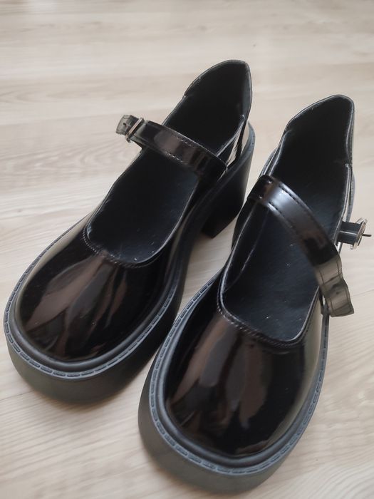 Туфли Мэри Джейн