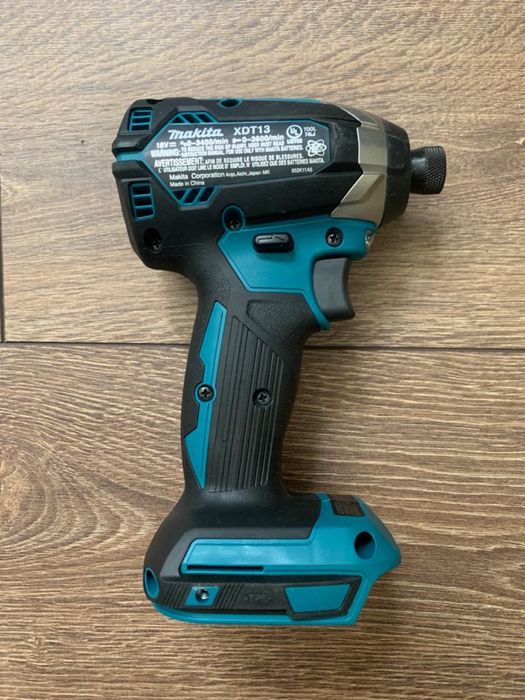 Шуруповерт MAKITA XDT13