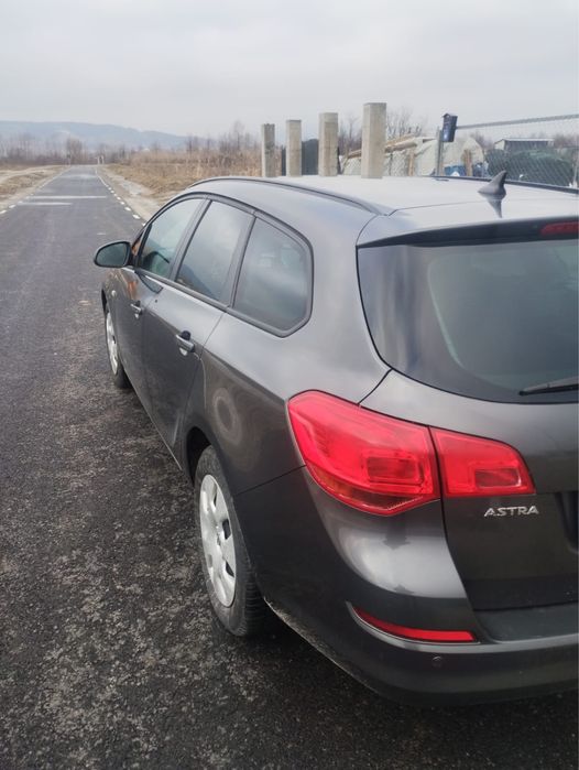Opel Astra J 1.7 cdti 2011