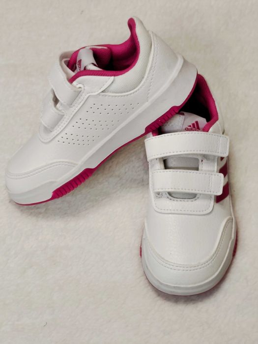 Нови маратонки Адидас 27 номер