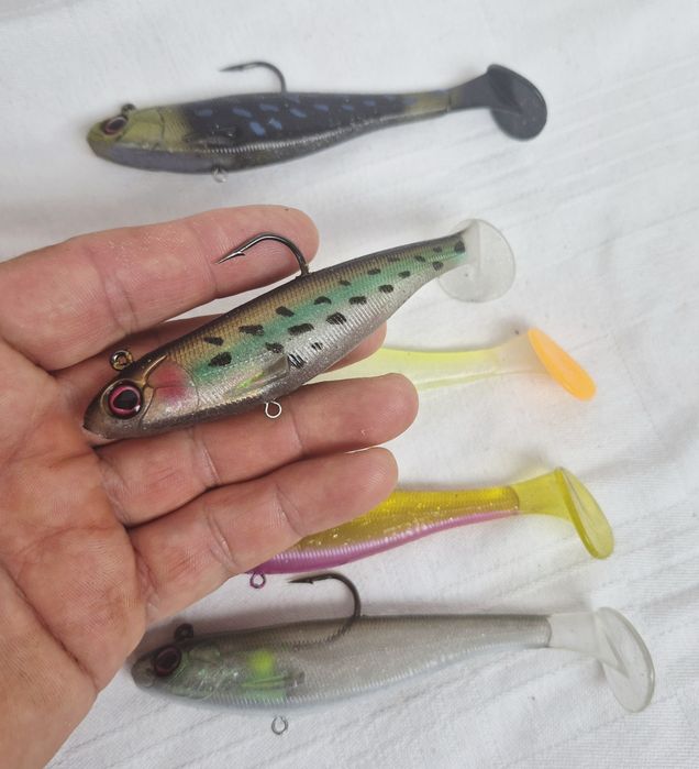 Swimbait-uri, năluci moi Truscent Easy Catch, 12cm, 30gr, gata echipate, cu acțiune unică de înot prin vibrație și o mișcare oscilantă la scufundare.
