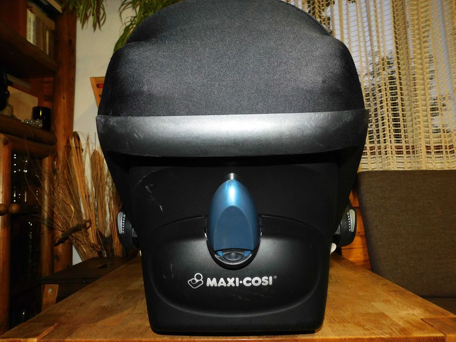 Scoica (scaun auto) cu parasolar Maxi Cosi grupa 0-13 kg