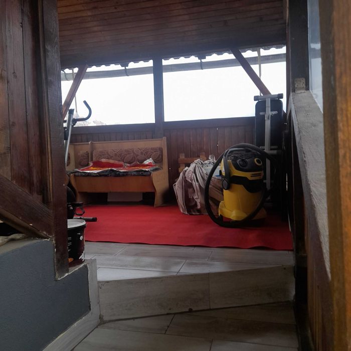 Casa compusă din 6 camere