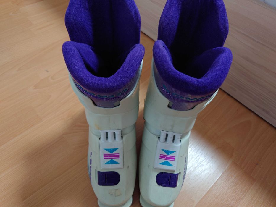 Ски обувки Rossignol Alias 43-45 и Lowa LC4 36-38.